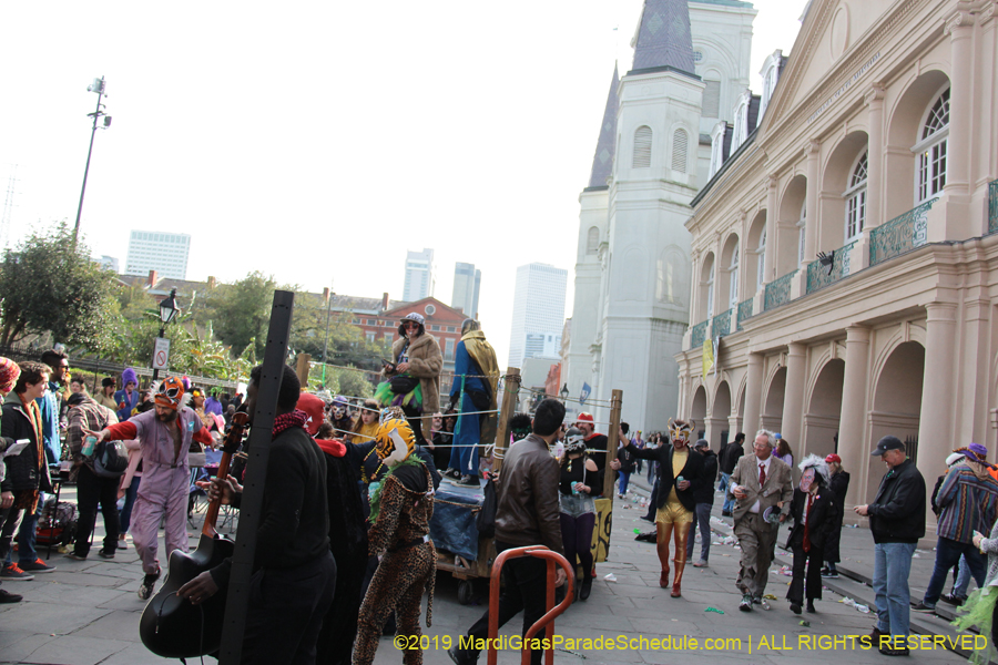 Mardi-Gras-Day-Stroll-2019-011716