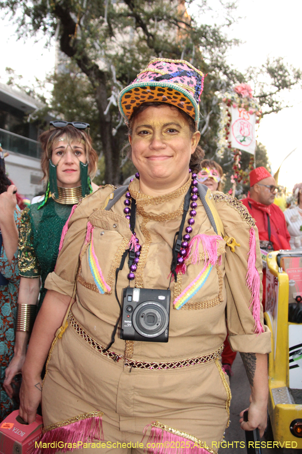 Box-of-Wine-2025-2131