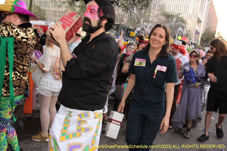 Box-of-Wine-2025-2217