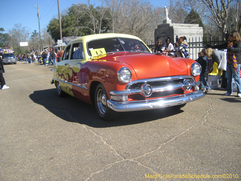 Covington-Lions-Club-Krewe-of-Covington-Mardi-Gras-Day-043