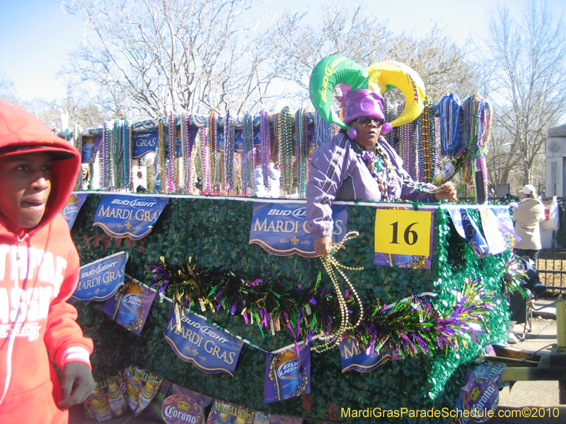 Covington-Lions-Club-Krewe-of-Covington-Mardi-Gras-Day-054