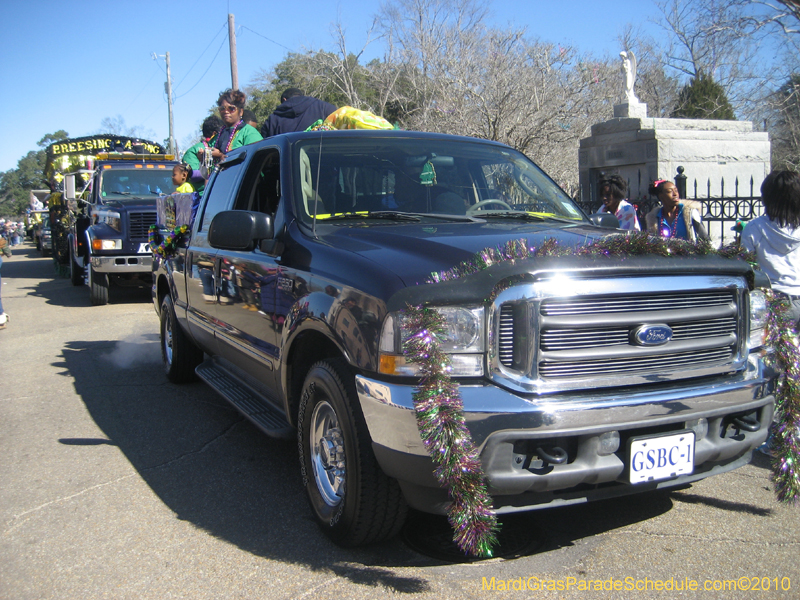 Covington-Lions-Club-Krewe-of-Covington-Mardi-Gras-Day-057