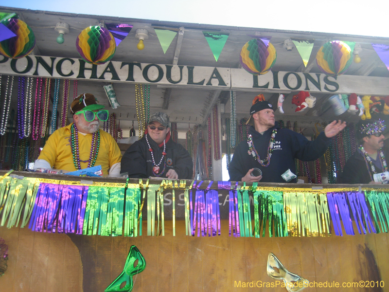 Covington-Lions-Club-Krewe-of-Covington-Mardi-Gras-Day-084