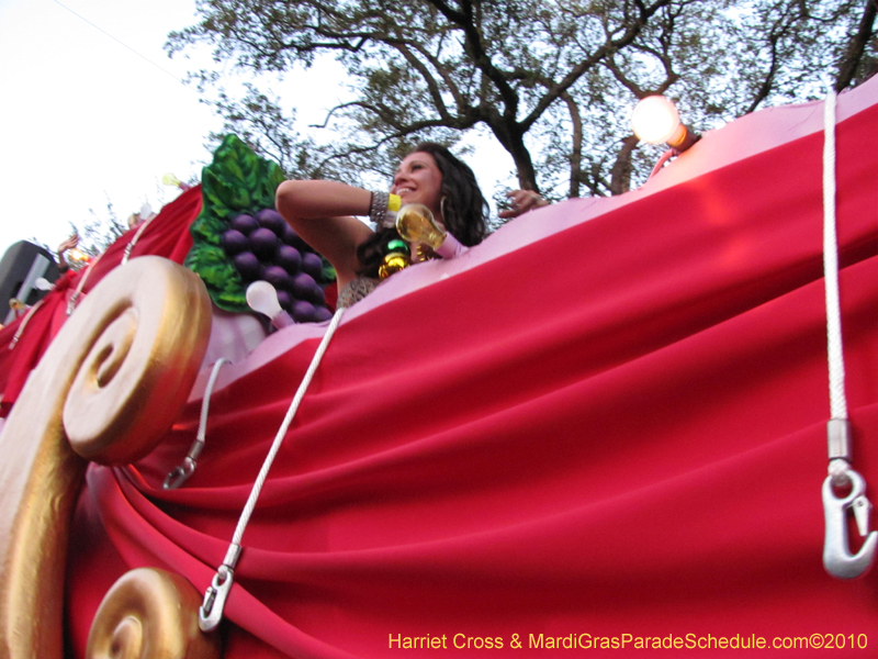 Krewe-of-Bacchus-2010-Mardi-Gras-New-Orleans-1443