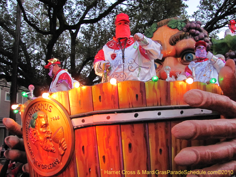 Krewe-of-Bacchus-2010-Mardi-Gras-New-Orleans-1454