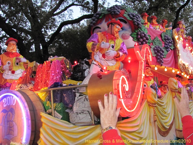 Krewe-of-Bacchus-2010-Mardi-Gras-New-Orleans-1462