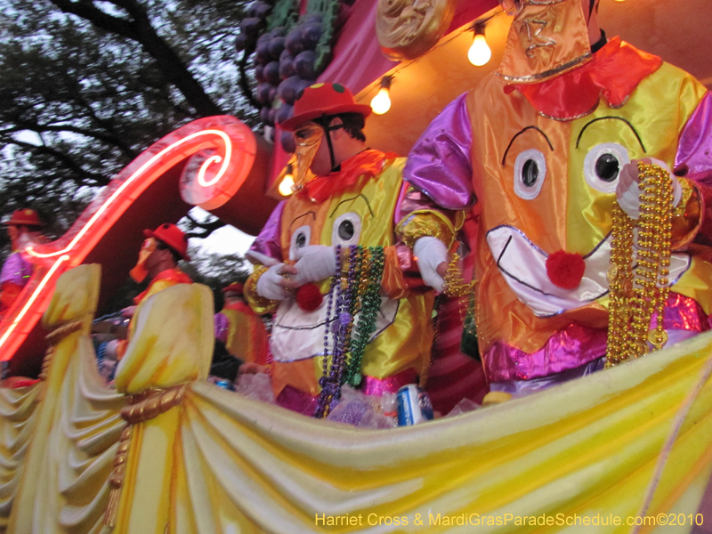 Krewe-of-Bacchus-2010-Mardi-Gras-New-Orleans-1463