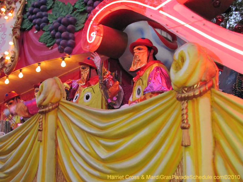 Krewe-of-Bacchus-2010-Mardi-Gras-New-Orleans-1464