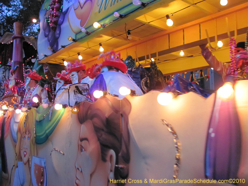 Krewe-of-Bacchus-2010-Mardi-Gras-New-Orleans-1474