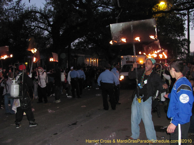 Krewe-of-Bacchus-2010-Mardi-Gras-New-Orleans-1483
