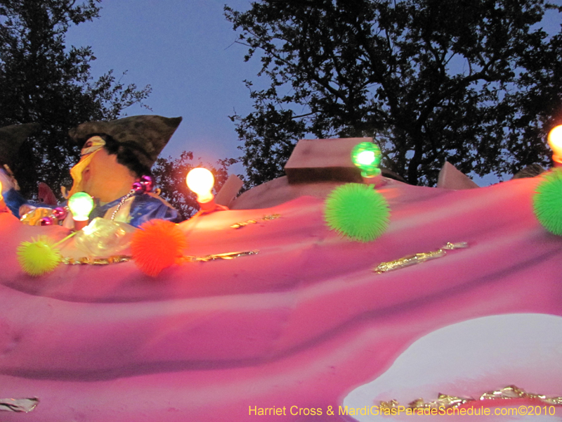 Krewe-of-Bacchus-2010-Mardi-Gras-New-Orleans-1487