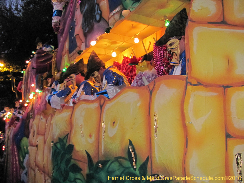 Krewe-of-Bacchus-2010-Mardi-Gras-New-Orleans-1488