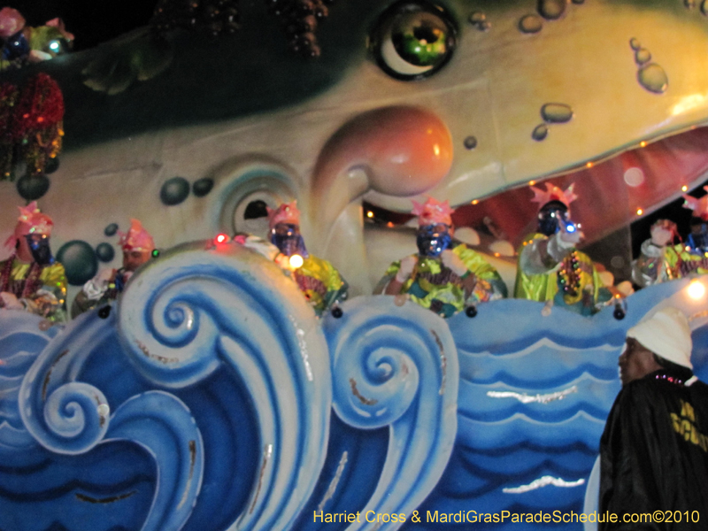 Krewe-of-Bacchus-2010-Mardi-Gras-New-Orleans-1539