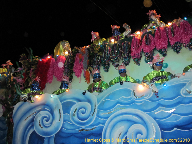 Krewe-of-Bacchus-2010-Mardi-Gras-New-Orleans-1541