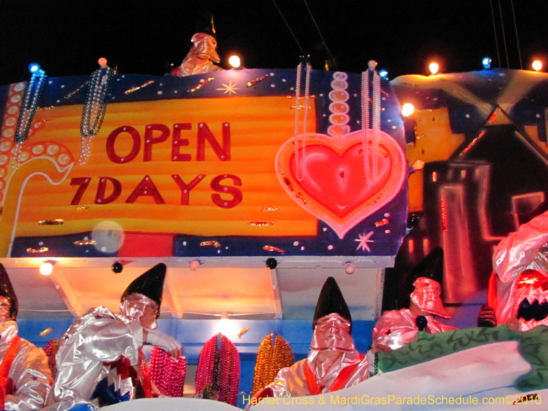 Krewe-of-Bacchus-2010-Mardi-Gras-New-Orleans-1556