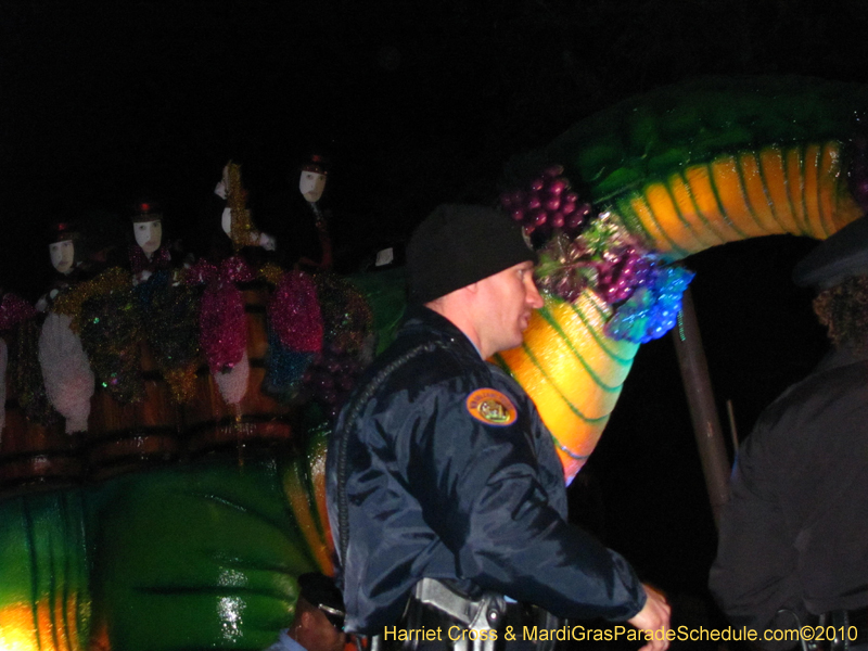 Krewe-of-Bacchus-2010-Mardi-Gras-New-Orleans-1593