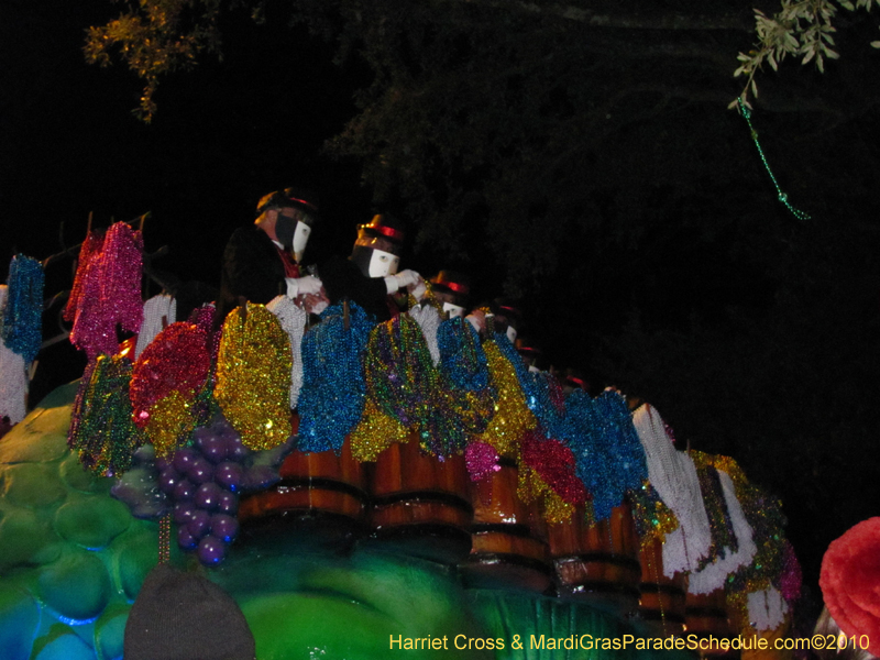 Krewe-of-Bacchus-2010-Mardi-Gras-New-Orleans-1596