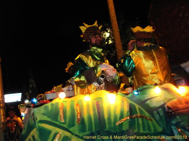 Krewe-of-Bacchus-2010-Mardi-Gras-New-Orleans-1602
