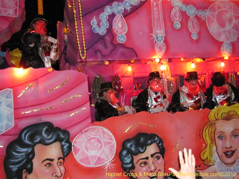 Krewe-of-Bacchus-2010-Mardi-Gras-New-Orleans-1662