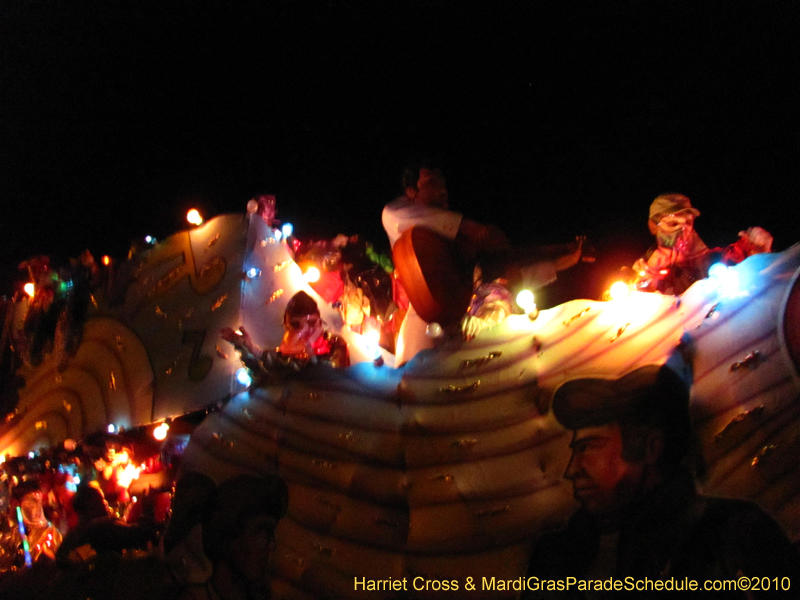 Krewe-of-Bacchus-2010-Mardi-Gras-New-Orleans-1675