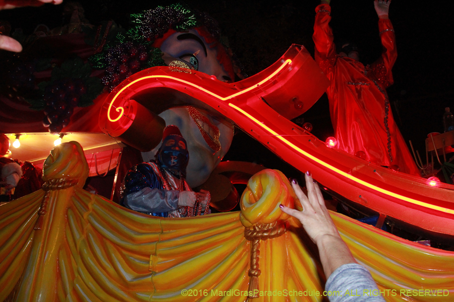 2016-Krewe-of-Bacchus-012900