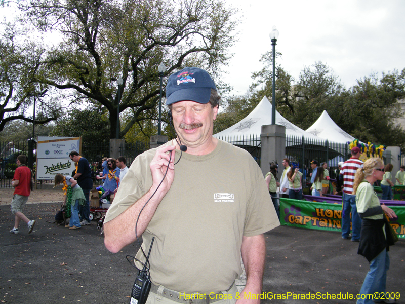 2009-Mystic-Krewe-of-Barkus-Mardi-Gras-French-Quarter-New-Orleans-Dog-Parade-Harriet-Cross-7155