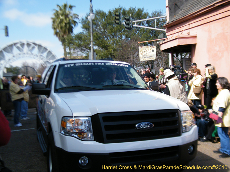 Mystic-Krewe-of-Barkus-2010-HC-Dog-Parade-Mardi-Gras-New-Orleans-8135