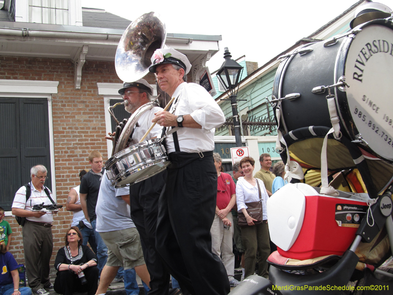 Mystic-Krewe-of-Barkus-HC-2011-0069