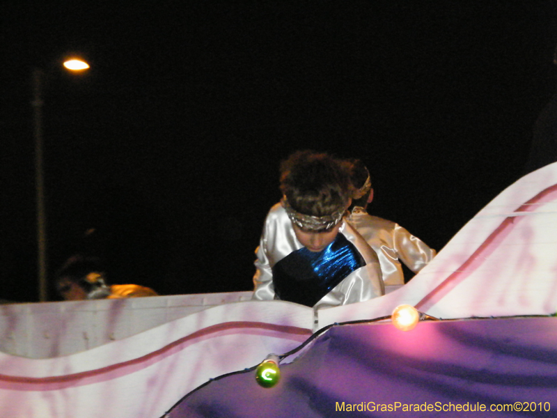 Krewe-of-Caesar-2010-Metairie-Mardi-Gras-7913