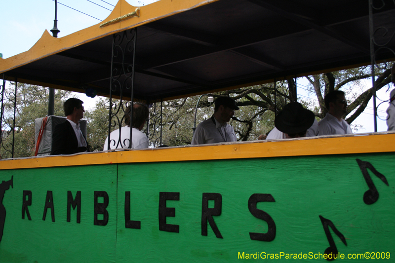Krewe-of-Carrollton-2009-Mardi-Gras-New-Orleans-Louisiana-0200