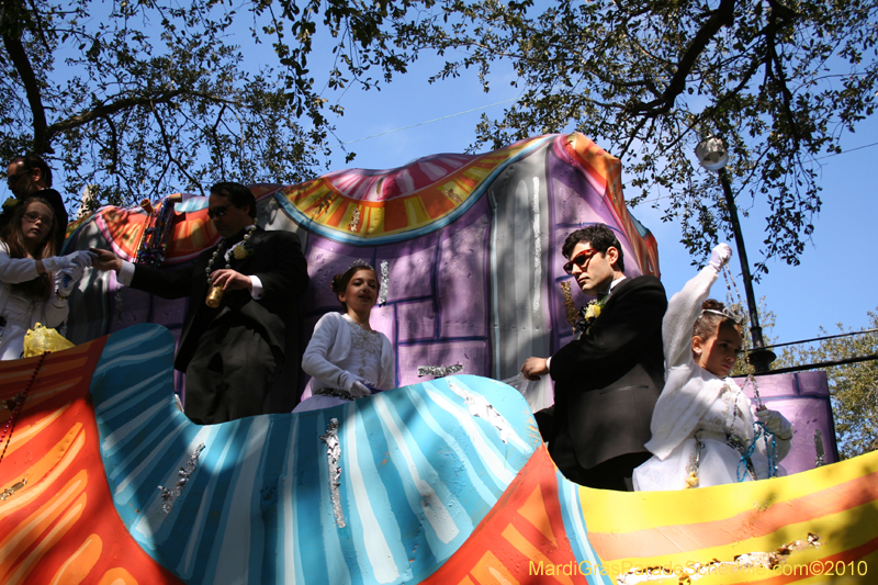 Krewe-of-Carrollton-New-Orleans-Mardi-Gras-4449