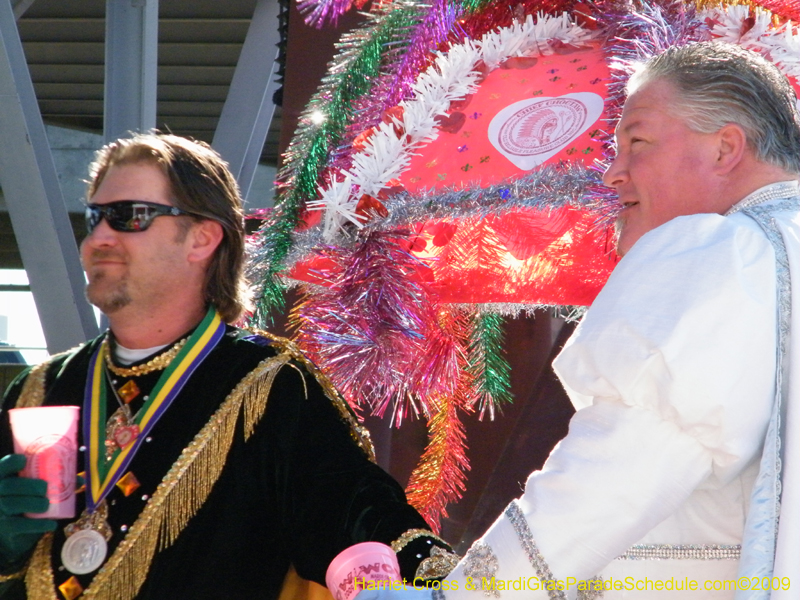 2009-Krewe-of-Choctaw-River-Parade-Steamboat-Natchez-Mardi-Gras-Westbank-5800