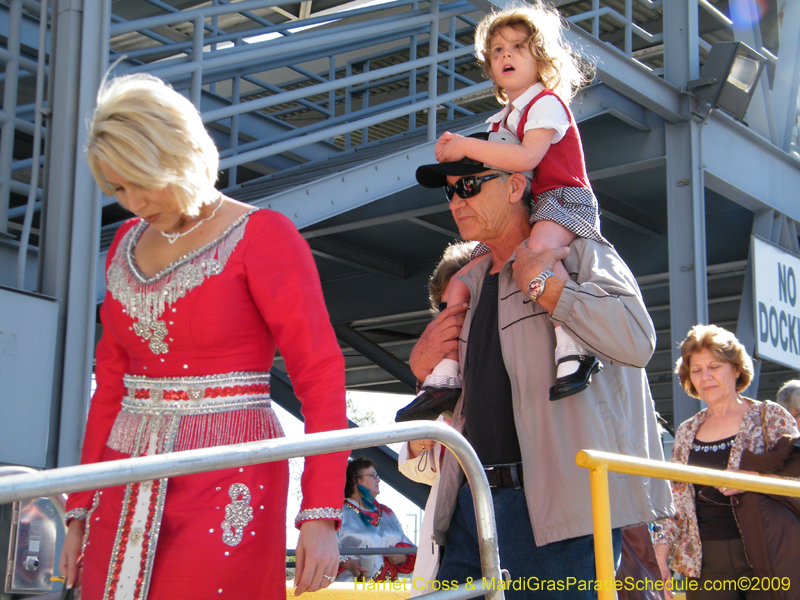 2009-Krewe-of-Choctaw-River-Parade-Steamboat-Natchez-Mardi-Gras-Westbank-5802
