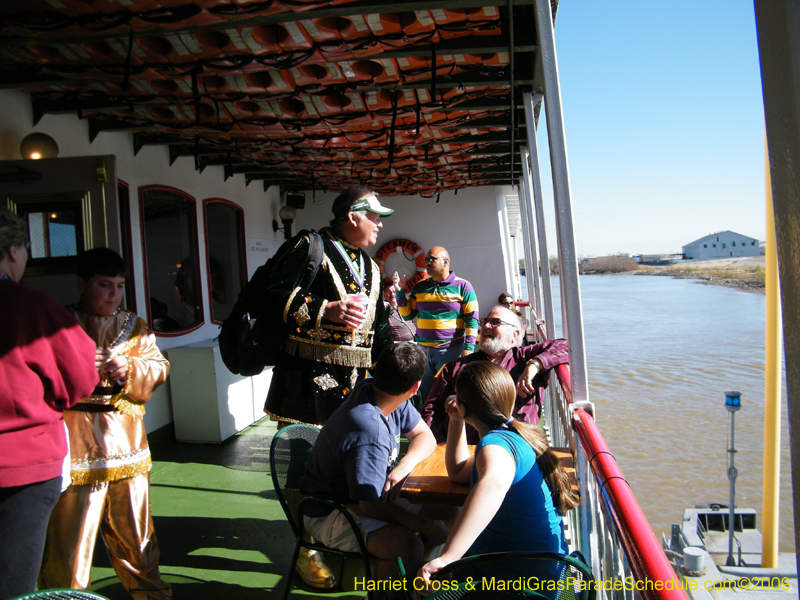 2009-Krewe-of-Choctaw-River-Parade-Steamboat-Natchez-Mardi-Gras-Westbank-5805