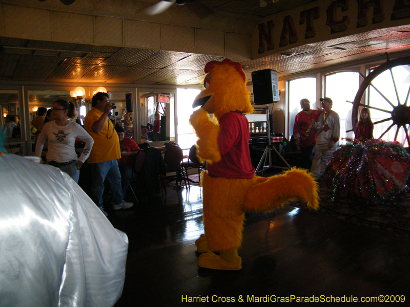 2009-Krewe-of-Choctaw-River-Parade-Steamboat-Natchez-Mardi-Gras-Westbank-5840