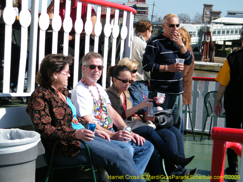 2009-Krewe-of-Choctaw-River-Parade-Steamboat-Natchez-Mardi-Gras-Westbank-5887