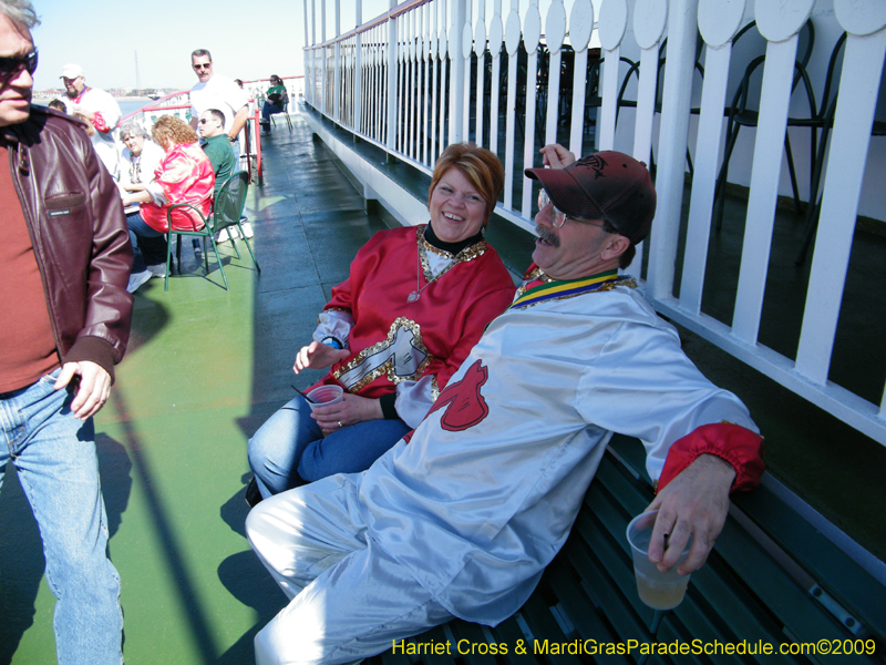 2009-Krewe-of-Choctaw-River-Parade-Steamboat-Natchez-Mardi-Gras-Westbank-5890