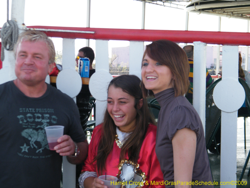 2009-Krewe-of-Choctaw-River-Parade-Steamboat-Natchez-Mardi-Gras-Westbank-5899