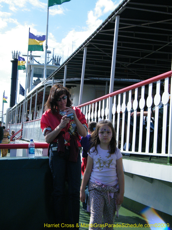 2009-Krewe-of-Choctaw-River-Parade-Steamboat-Natchez-Mardi-Gras-Westbank-5916
