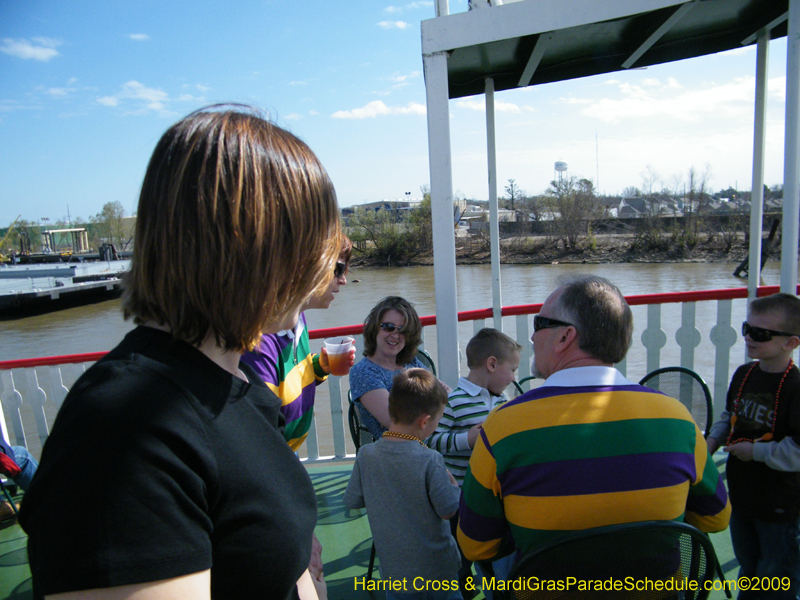2009-Krewe-of-Choctaw-River-Parade-Steamboat-Natchez-Mardi-Gras-Westbank-5925