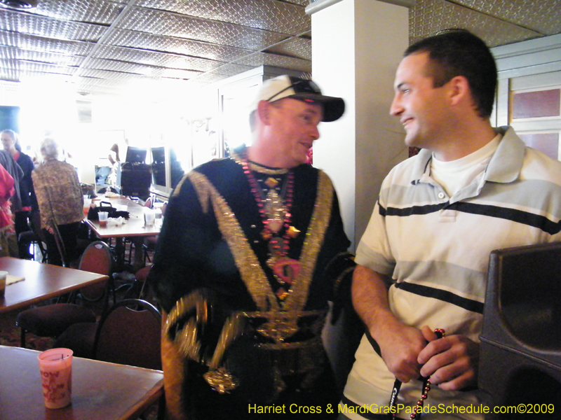 2009-Krewe-of-Choctaw-River-Parade-Steamboat-Natchez-Mardi-Gras-Westbank-5933