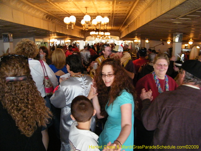 2009-Krewe-of-Choctaw-River-Parade-Steamboat-Natchez-Mardi-Gras-Westbank-5938