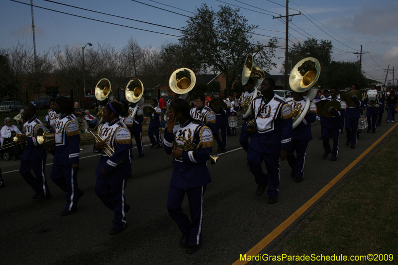 Krewe-of-Choctaw-2009-Westbank-Mardi-Gras-0075