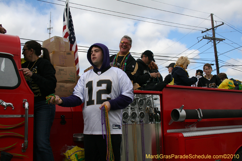 Krewe-of-Choctaw-2010-Mardi-Gras-Westbank-3019