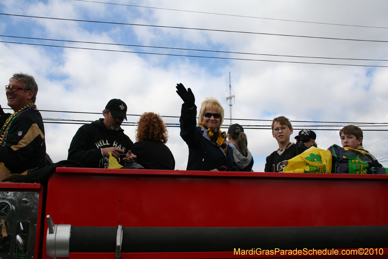 Krewe-of-Choctaw-2010-Mardi-Gras-Westbank-3020