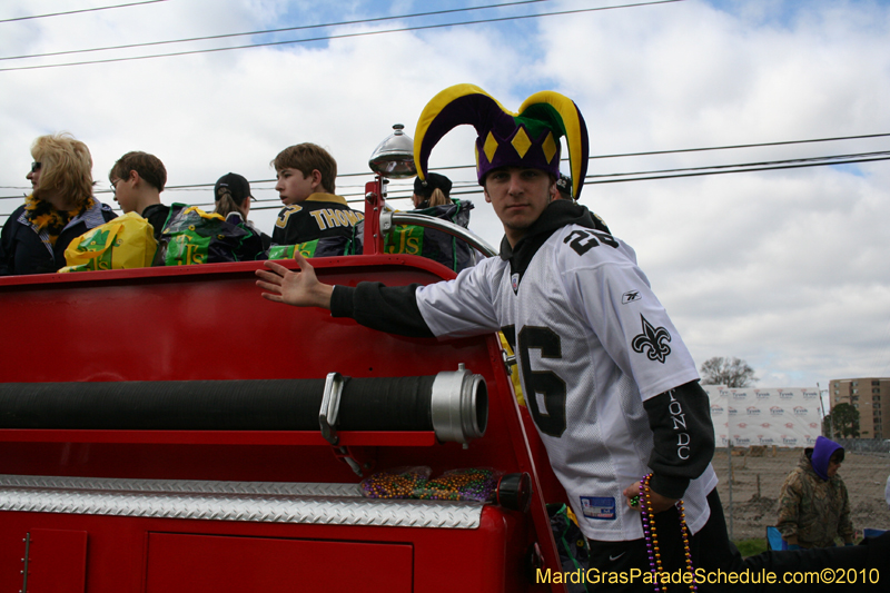 Krewe-of-Choctaw-2010-Mardi-Gras-Westbank-3021