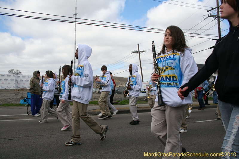 Krewe-of-Choctaw-2010-Mardi-Gras-Westbank-3040