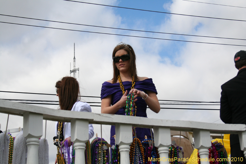 Krewe-of-Choctaw-2010-Mardi-Gras-Westbank-3045