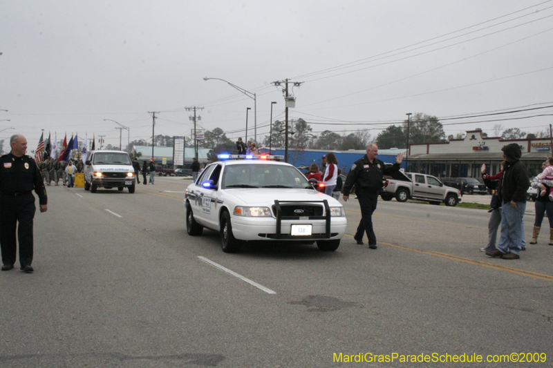 Krewe-of-Claude-Slidell-Mardi-Gras-2009-0095