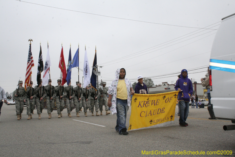Krewe-of-Claude-Slidell-Mardi-Gras-2009-0098